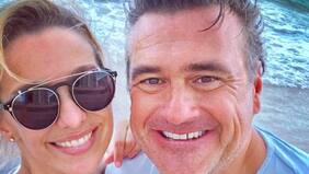 El cuento de hadas de Claudia Schmitd: Aseguran que amigo de Farkas le regaló anillo de compromiso