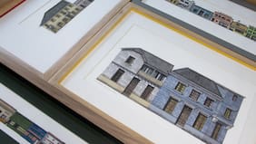 PIÑA: el arte de las fachadas patrimoniales de Santiago en el papel