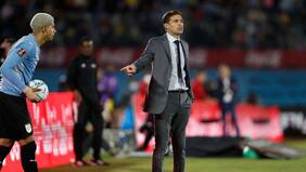 “Vamos a ir con todo”: entrenador de Uruguay advierte a La Roja para el próximo partido de clasificatorias