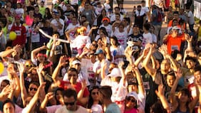 Zumbatón de Sabrina Sosa y Claudio Valdivia cierra Carrera Preventiva de la Niñez