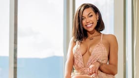 “Una escultura”: Betsy Camino subió la temperatura con sensuales registros luciendo sus curvas