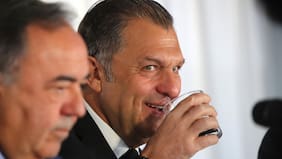 Mosa vuelve a la carga por Colo Colo con nueva oferta para tomar el control de Blanco y Negro