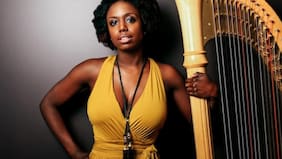 La destacada arpista del jazz Brandee Younger confirma visita a Santiago: fecha y venta de entradas