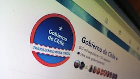 Confesó todo y admitió que el logo es “horrible”: Filtran Whatsapp del diseñador del Gobierno de Kast