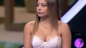 “Se le está asomando…”: vestuario le jugó una mala pasada a Skarleth en pleno set de Gran Hermano