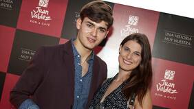 FOTOS! Karla Constant en bikini con 8 meses de embarazo se luce en Maitencillo