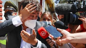 "Sebastián Eyzaguirre le indicaba 'haz lo que sea pero acércate'. El (camarógrafo de CQC) me dice 'córrete o te pego'. Y me golpea en la cabeza", denuncia vocero de ME-O