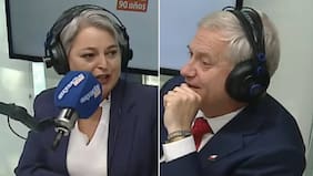 “¡¿No te parece irrespetuoso?!“: Jeannette Jara furia en vivo por irónica frase de Kast tras queja por faltar a debates