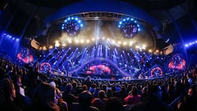 Una sorpresa y un vetado: las opciones que baraja Mega para la conducción del Festival de Viña