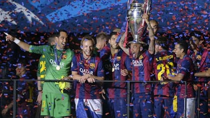 Claudio Bravo responde por su Champions: “Tengo la medalla en casa y un millón de euros por ganarla”