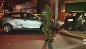 Pasajera queda en riesgo vital tras choque en Santiago: fugitivos serían carabineros que no respetaron la luz roja