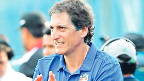 Mario Salas se juega un nuevo título en Perú, mientras Colo Colo lo espera sí o sí