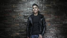 Américo prepara canciones con mensaje cristiano