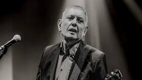 “Los chilenos no somos la caricatura latinoamericana”: Carlos Cabezas celebra su legado musical