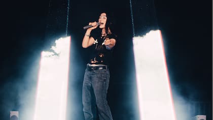 Lorde celebra su cuarta vez en Chile: pop interno y confesiones personales en el Lollapalooza