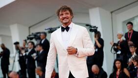 ¿Alcanzará a votar?: Pedro Pascal apareció en la alfombra roja del Festival de Venecia