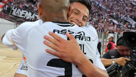 “Miles de cosas pasan por su cabeza… es normal”: Arturo Vidal defiende a Lucas Cepeda de las críticas