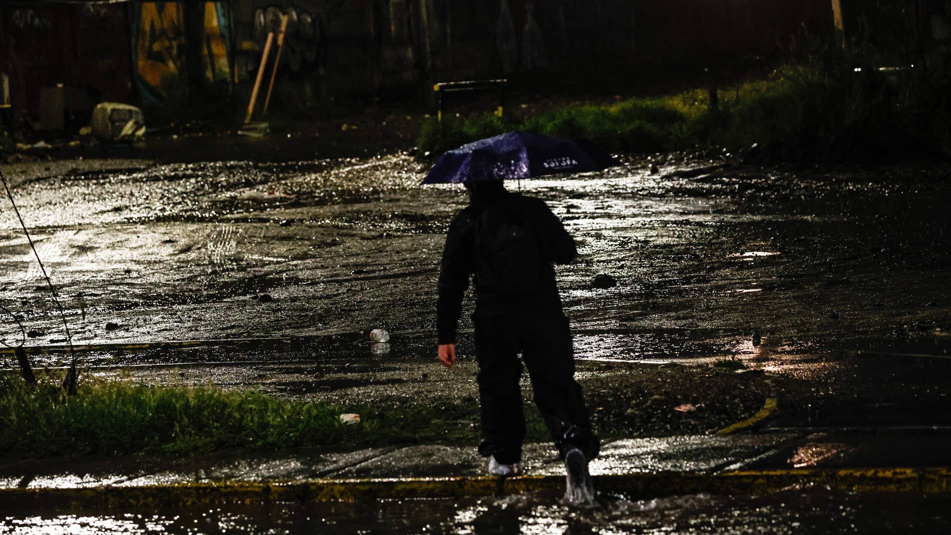 “¡Aló, PDI!“: repudio por difusión de falsa foto que se difundió en medio de temporal y que buscaba alarmar a capitalinos