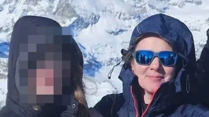“Llevaba cola y ladraba”: adolescente “therian” mató a sus padres y envió espeluznantes fotos a compañeros del colegio