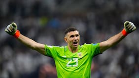 ¿Lo vale realmente? Aston Villa le pone precio al “Dibu” Martínez: sería el arquero más caro de la historia