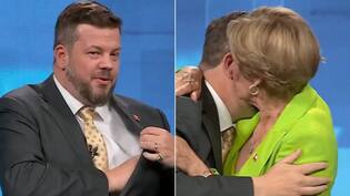 Tras sacar un obsequio del bolsillo por cumpleaños de candidata: la comentada frase de Evelyn Matthei a Johannes Kaiser