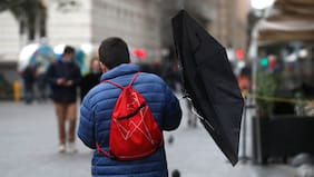 Hasta 110 km/h: alerta de vientos en la Región Metropolitana y en 9 regiones