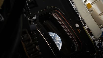 Artemis II difunde imágenes de la Tierra durante su viaje rumbo a la Luna