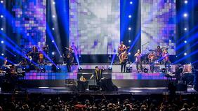 Joe Vasconcellos lanza esta noche "Huella, una vida en vivo"