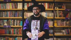 Fabián Rivas sigue expandiendo el mundo de “La increíble Kindambum” con “Viajes locos en el tiempo”: “Los lleva a empezar a interiorizarse más en historia”