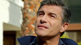 "Fernando Solabarrieta desaparecido de los medios de comunicación... ¿Por qué no lo escucho en la radio?, ¿por qué no lo veo en la tele?, ¿qué sucede con Fernando?", plantean en Sígueme y Te Sigo