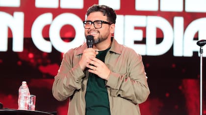 Con chistes sobre Rafael Araneda, Boric y Kast: revisa la rutina de Luis Slimming en el Festival de Las Condes 2026