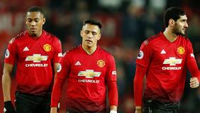 Los ingleses le dan en el piso a Alexis Sánchez