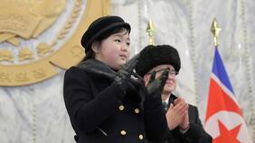 Aseguran que Kim Jong-un ya estaría preparando a su hija para ser su sucesora