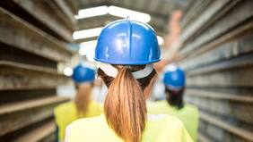 ¡La seguridad siempre está primero! Conoce cómo evaluar y prevenir riesgos laborales en la construcción