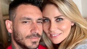 "Fue un flechazo a primera vista. Yo le decía mi amor a la media hora. Le pedí el número, la guardé como ‘mi amor’...": Mauricio Pinilla y su historia con Gissella Gallardo