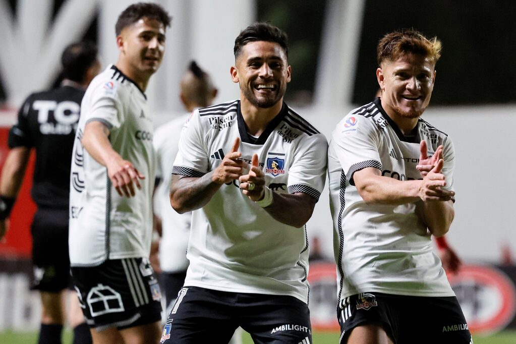 De atrás pica el indio: Colo Colo vence a Calera y desplaza a la U del ...