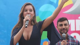 FOTOS! El infartante escote que Caro Mestrovic lució en la “gala del pueblo”