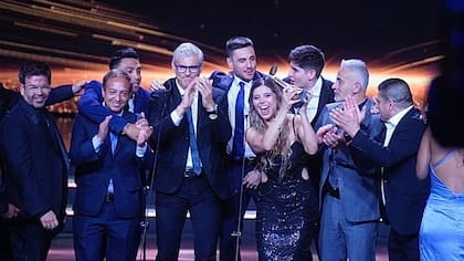 “Más que de Huachipato a la ‘U’...”: la humorada de Manuel De Tezanos mientras celebraba el quinto Copihue de Oro de TST