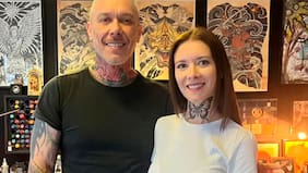 "¡Atrévanse!": Carla Jara se tatuó una mariposa en el cuello que no sería permanente, sino parte de una campaña