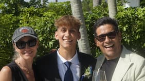 Hijo de Rafael Araneda presentó a su polola en redes y ella reveló romántica propuesta para ir a la fiesta de graduación juntos