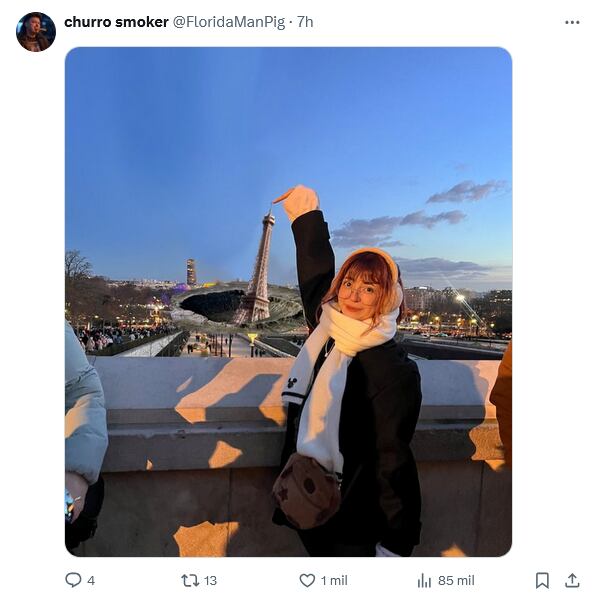 AnsiChan en la Torre Eiffel