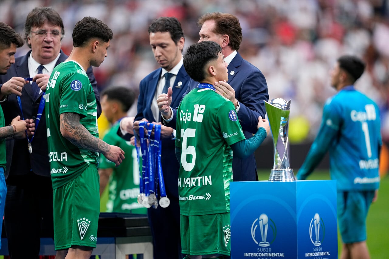 En Valparaíso se frotan las manos: clubes de Europa se pelean a joya de Wanderers tras partido contra el Real Madrid