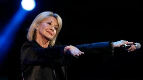 Olivia Newton-John en el Festival de Viña 2017