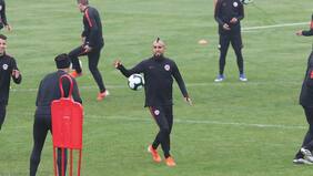 Copa América: La embarraron en tocarle la oreja a Vidal