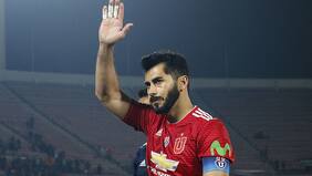 Johnny Herrera aclara críticas a hinchas de la "U" tras nuevo bengalazo