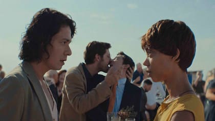 “Talk Me”, el cortometraje producido por Spike Lee que llega a Chile imaginando un mundo donde conversar es tabú