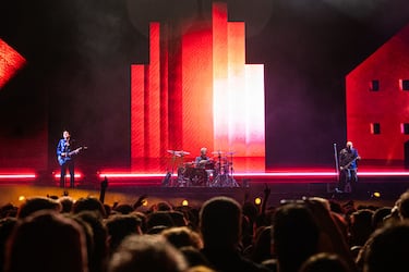 Busco calor en esa imagen de video: con Gustavo Cerati modo virtual Soda Stereo emociona en su regreso a Chile