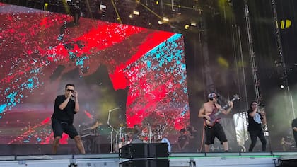 Dracma dió el puntapié inicial de Lollapalooza 2026 con su “Chilenada”