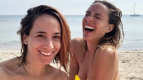 El juguetón topless de Vale Ortega y Amparito Hernández en Ibiza