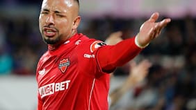 “Son un desastre”: figura de Ñublense estalla contra el árbitro y muestra consecuencias de patadón que recibió en duelo ante la U